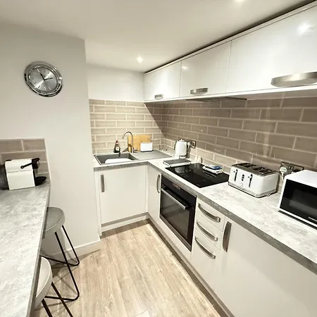 度假居 Merchants Quarters - Berkano - Stunning Apartment - Harbour And Sea Views - Free Roof Top Terrace With Sea And Harbour View And Central Location To Beaches Amenities Restaurants And Harbour