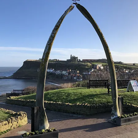 Merchants Quarters - Berkano - Stunning Apartment - Harbour And Sea Views - Free Roof Top Terrace With Sea And Harbour View And Central Location To Beaches Amenities Restaurants And Harbour *