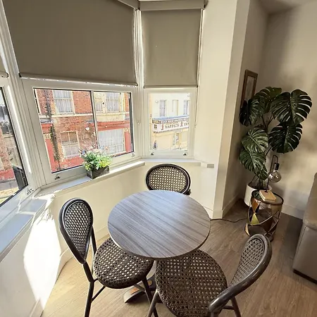 Merchants Quarters - Berkano - Stunning With Harbour And Sea Views, Roof Terrace And Location To Amenities Scarborough