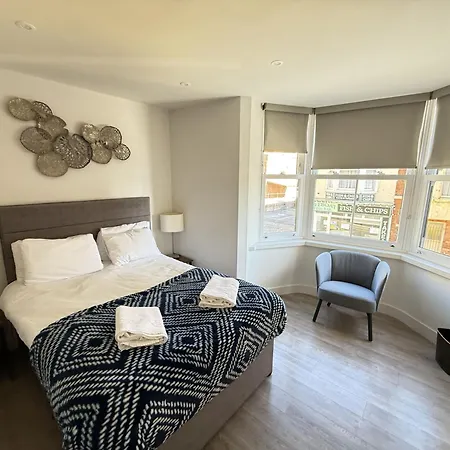 Merchants Quarters - Berkano - Stunning Apartment - Harbour And Sea Views - Free Roof Top Terrace With Sea And Harbour View And Central Location To Beaches Amenities Restaurants And Harbour Hébergement de vacances