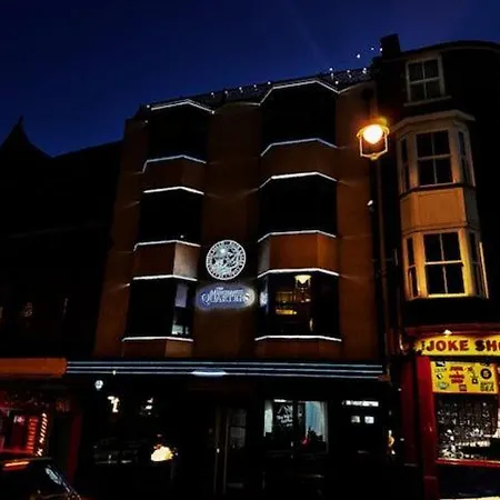 Merchants Quarters - Berkano - Stunning With Harbour And Sea Views, Roof Terrace And Location To Amenities * Scarborough