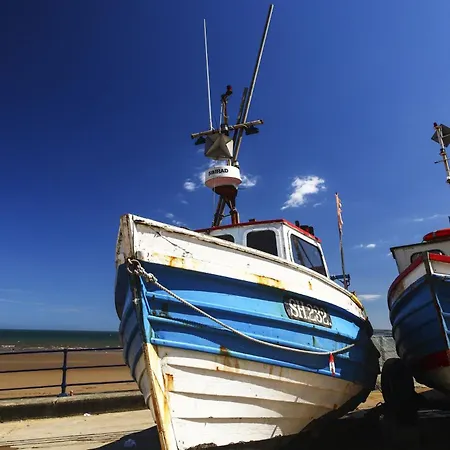 Merchants Quarters - Berkano - Stunning With Harbour And Sea Views, Roof Terrace And Location To Amenities