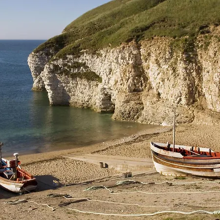 Merchants Quarters - Berkano - Stunning Apartment - Harbour And Sea Views - Free Roof Top Terrace With Sea And Harbour View And Central Location To Beaches Amenities Restaurants And Harbour Scarborough