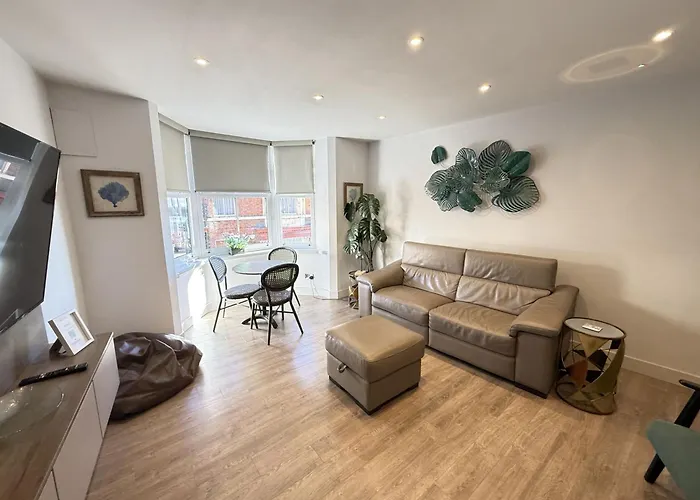 Merchants Quarters - Berkano - Stunning - Harbour And Sea Views - Free Roof Terrace With Sea And Harbour View And Location To Beaches Amenities Restaurants And Harbour Tatil Evi *